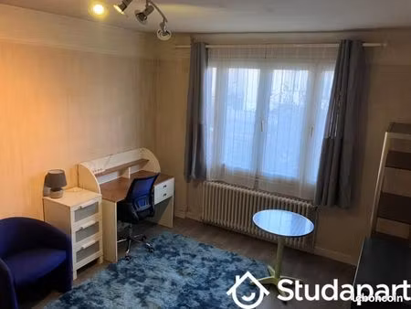 chambre 1 pièce 13 m²