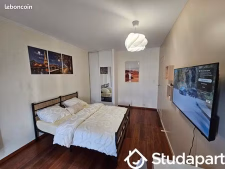chambre 1 pièce 13 m²