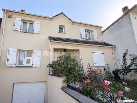maison 9 pièces 160 m²