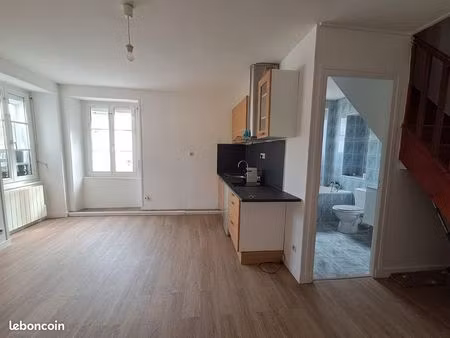 appartement port en bessin à côté du port