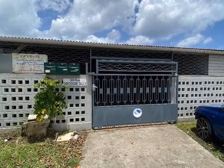local commercial 16 m² fort de france