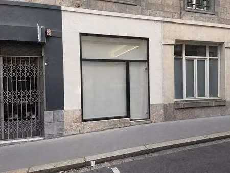 location commerce nantes 44000 38m²