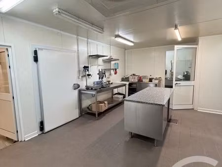 local commercial 400 m²