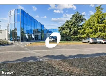 bureau 438 m²
