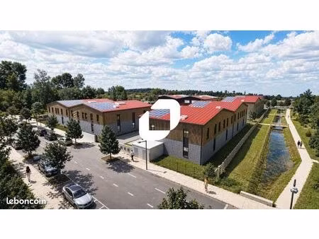 local d'activité 3 283 m²