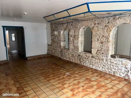 local commercial à louer – montbron (16) | 70 m² | 150 /mois 6 route de limoges – bail dér