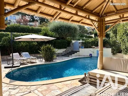propriété 5 pièces 136 m²