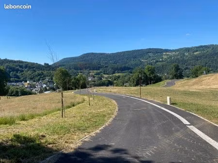 terrain 645 m² condat