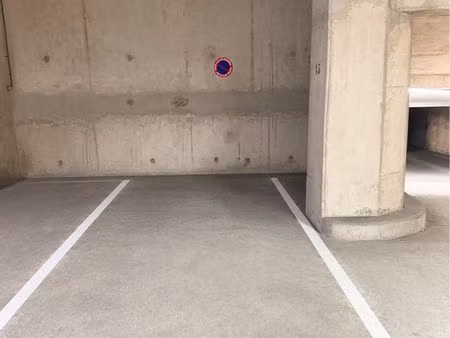 parking moto scooter petite citadine - bourg-la-reine - 8 000