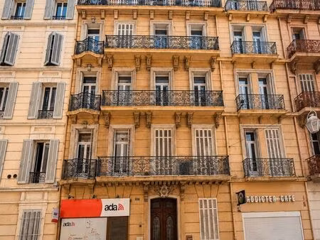 immeuble 727 m² toulon