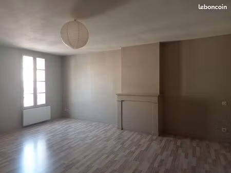 grand studio lumineux centre ville