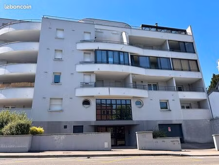 appartement 3 pièces 69 m²