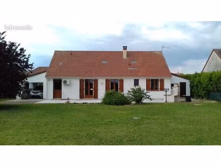 maison individuelle 5 pièces de plain-pied + dépendances à 10mn de bourges