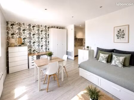 appartement f1 rénové à audincourt - meublé  lumineux  avec parking privé