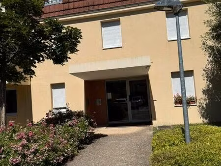 t2 avec terrasse  piscine et résidence sécurisée – beaune