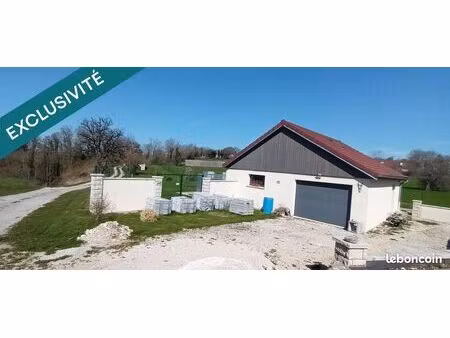 immeuble 82 m² chantrans