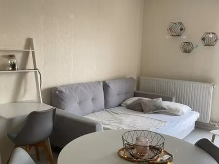 agréable studio en face de l'hôpital