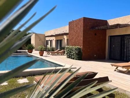 villa 5 pièces 1400 m²