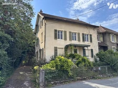 maison 9 pièces 204 m²
