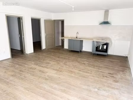 t3 à louer - la riviere - 1000