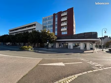 plateau de bureaux lumineux de 100m² avec parkings - cœur de dreux
