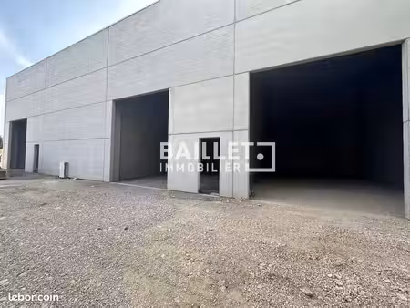 entrepôt 102 m² montauroux