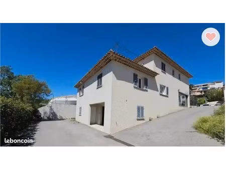 immeuble mixte de rapport 450 m2 fort potentiel de rendement
