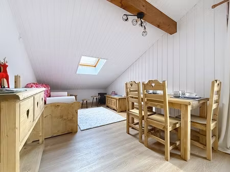 appartement mansardé rénové à 50 m du télésiège - bellevaux hirmentaz (74)