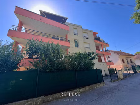 t2 coup de coeur avec terrasse de 19 m2 -- besançon saint-ferj