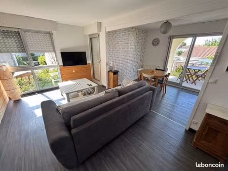 appartement t2 40m²  grd balcon  calme  300m plage du chay