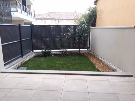 t3 avec terrasse et parking à toulon