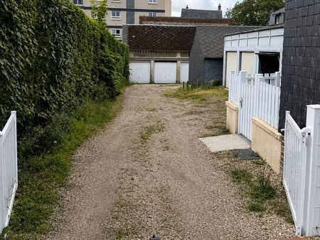 lillebonne - garage fermé - 1 place