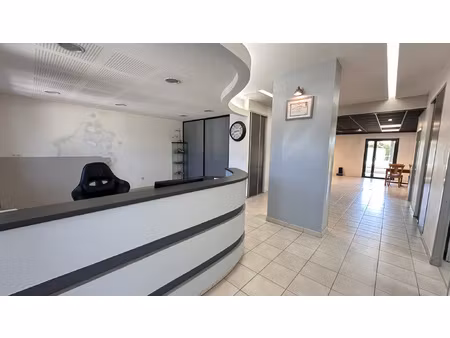 local profesionnel 132 m2 - vinay