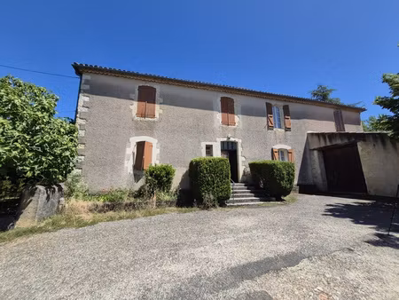 a auch  maison familiale à vendre