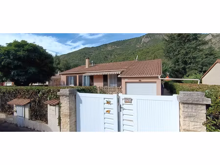 digne-les-bains (04) maison de plain pied de 75 m2 avec terrain de 773 m² et garage