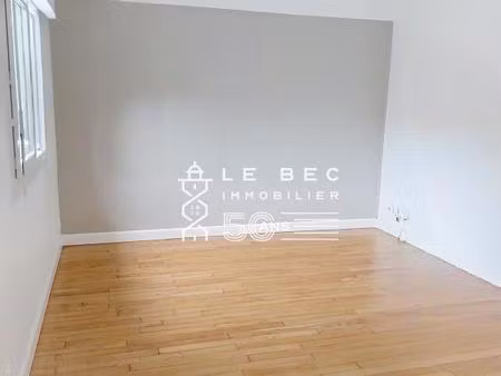 lorient : immeuble de rapport avec 3 appartements t3