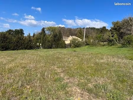 terrain 810 m² montboucher-sur-jabron