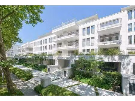 superbe appartement avec grande terrasse et jardin commun