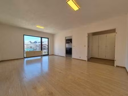 bel appartement 2 chambres en plein centre de huy