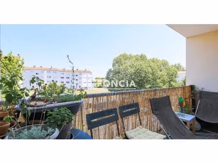 appartement t3 avec balcon et garage – rochefort