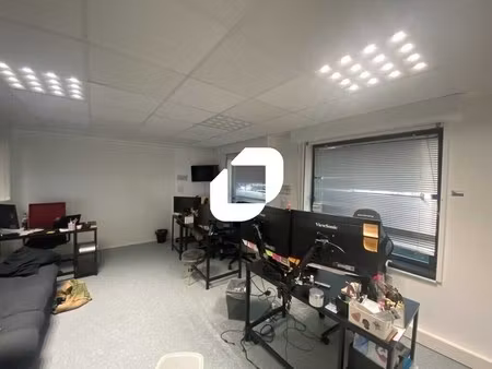 location bureaux 210 m²