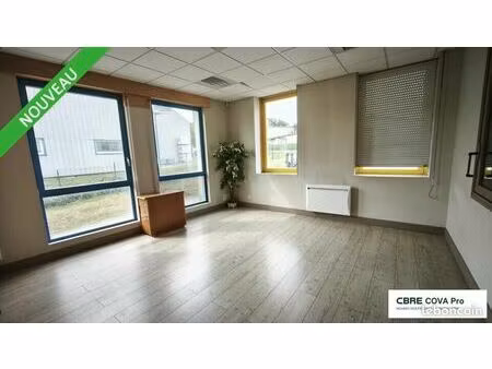 bureaux 136 m²