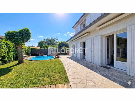 maison familiale au calme  5 chambres  jardin avec piscine sans vis-à-vis