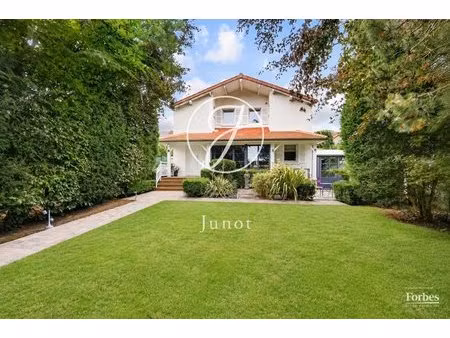 rueil-malmaison - saint-cucufa - maison de 233 m² - 5 chambres - terrain de 738 m²
