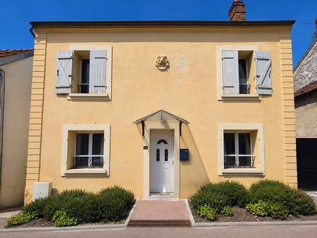 maison sur terrain de 280 m²
