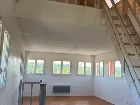 idéal célibataire  jeune couple ou investisseur  loft avec 2 parkings dans environnement e