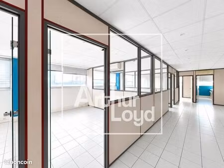 bureaux 153 m²