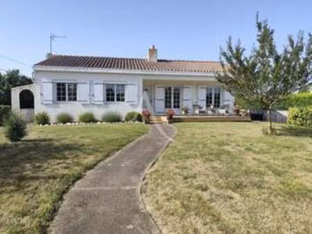 vente maison aux sables-d'olonne (85100) : à vendre / 132m² les sables-d'olonne