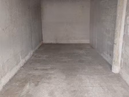 garage 18 m2 quartier roseraie
