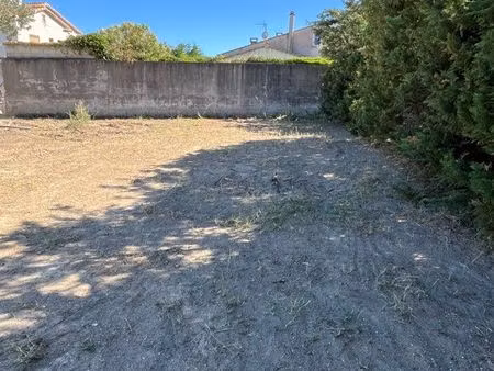 terrain 345 m2 plat et viabilisé